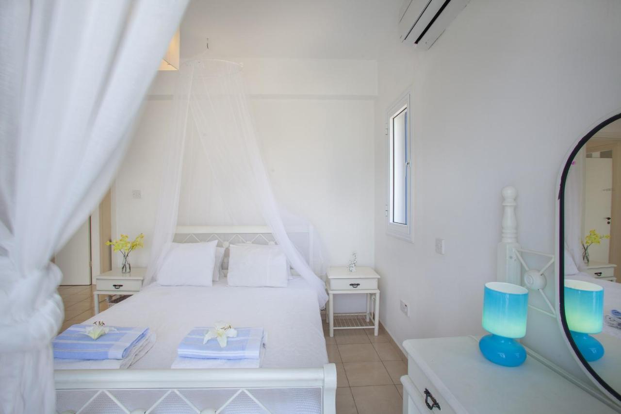 Mimoza Seafront Villa Protaras Exteriör bild