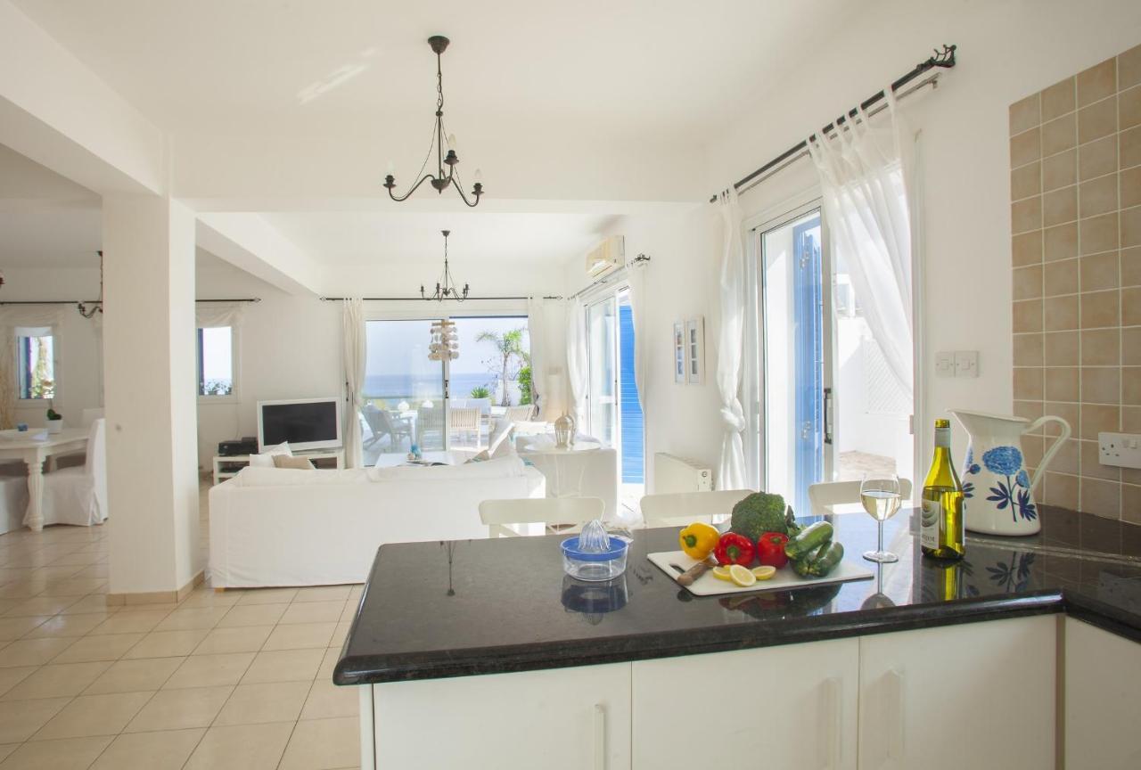 Mimoza Seafront Villa Protaras Exteriör bild