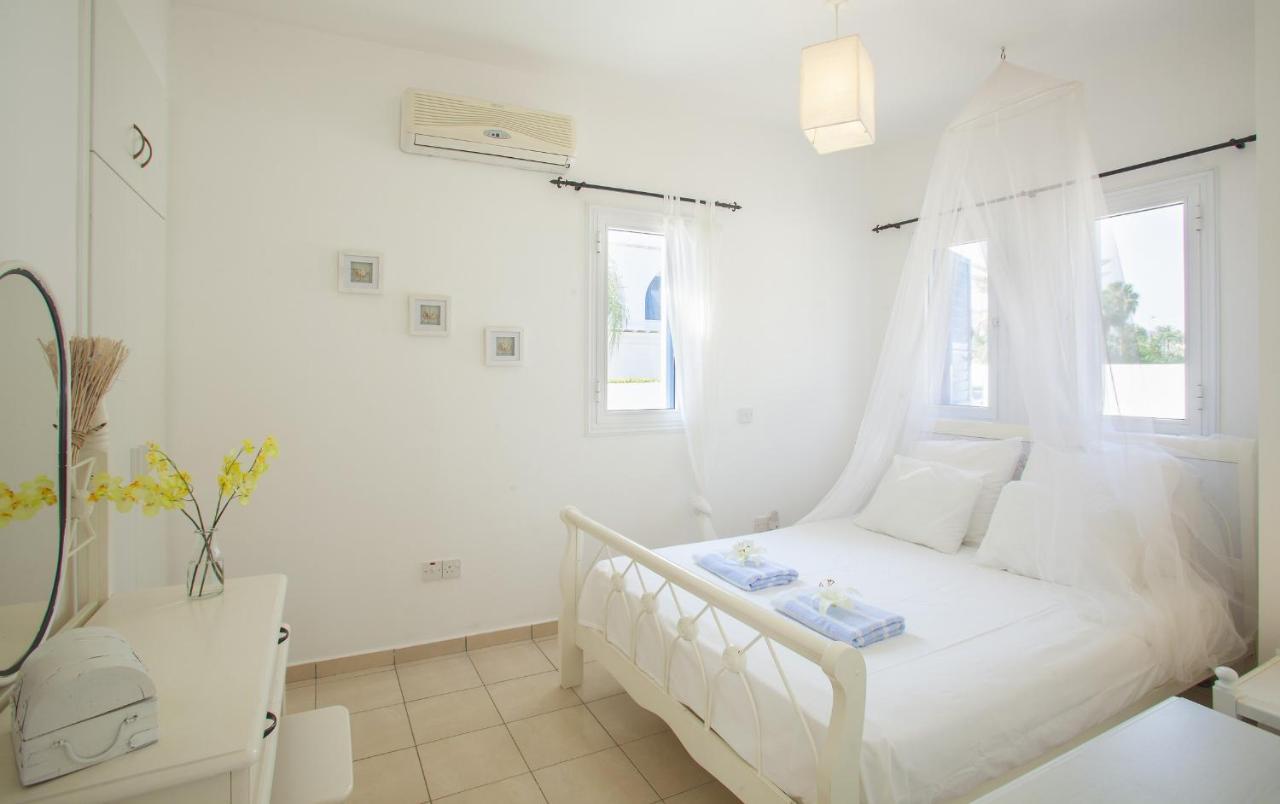 Mimoza Seafront Villa Protaras Exteriör bild